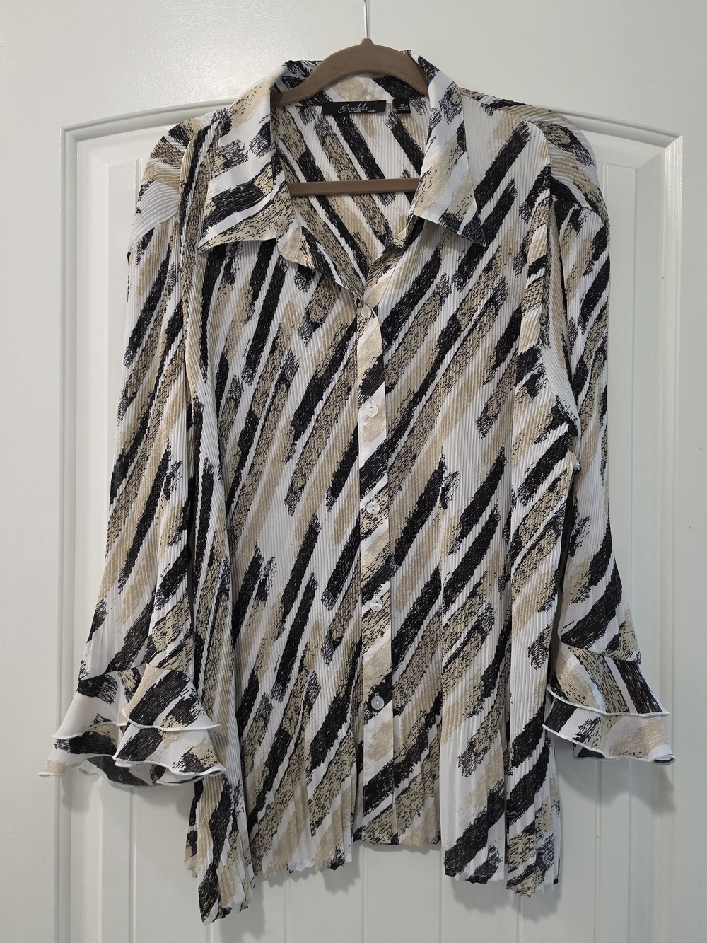 Essentials by Milano Diagonal Brushstroke Pleated Blouse